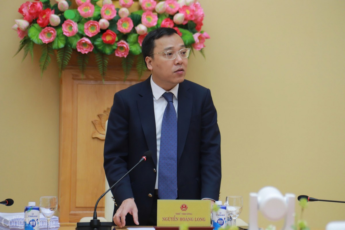 Thứ trưởng Nguyễn Hoàng Long phát biểu tại hội nghị. Ảnh: Thanh Tuấn Thứ trưởng Nguyễn Hoàng Long phát biểu tại hội nghị. Ảnh: Thanh Tuấn