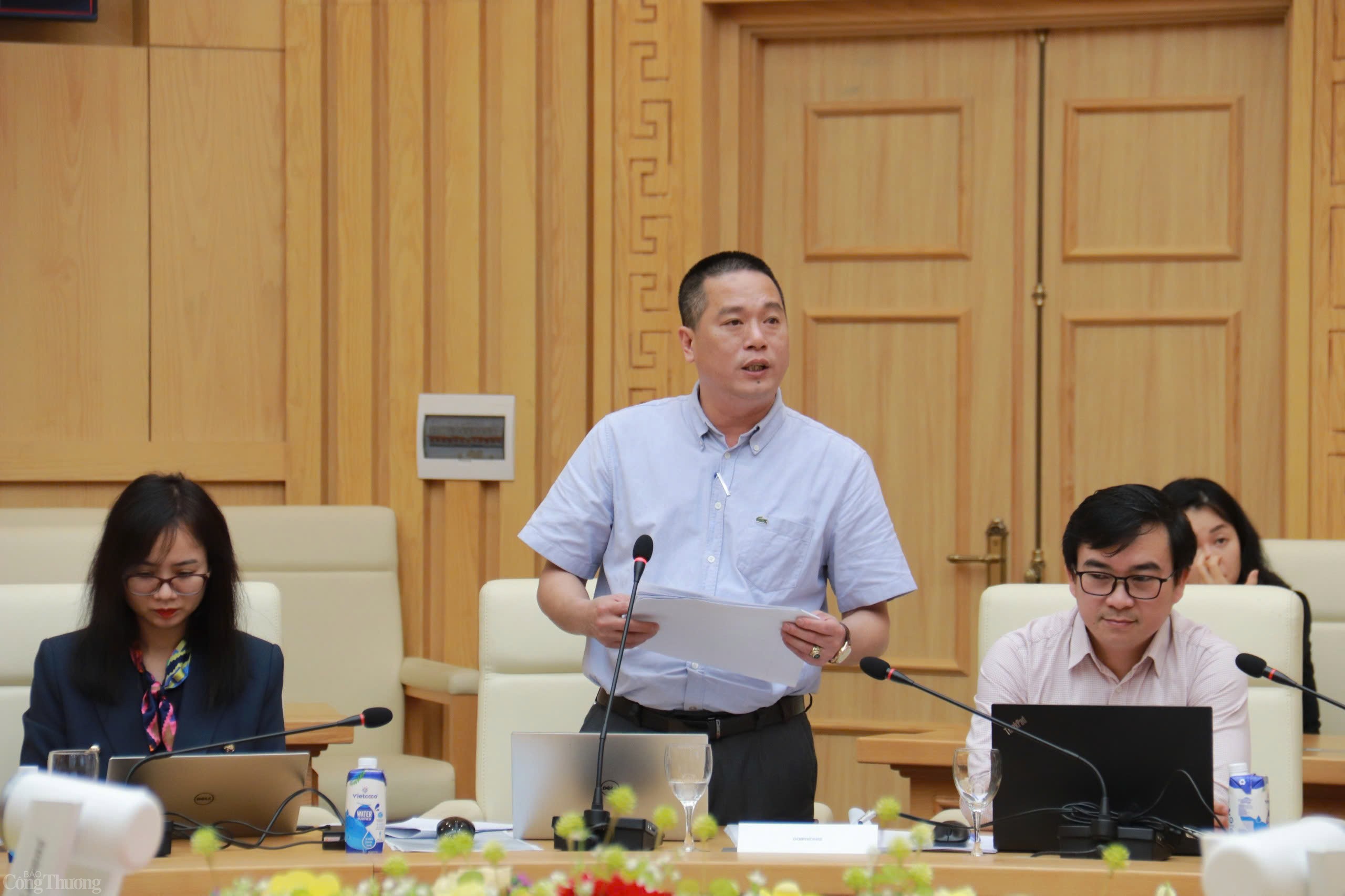 ông Lộ Long Vân, chuyên viên chính Cục Kỹ thuật an toàn và Môi trường công nghiệp (Bộ Công Thương) ông Lộ Long Vân, chuyên viên chính Cục Kỹ thuật an toàn và Môi trường công nghiệp (Bộ Công Thương)