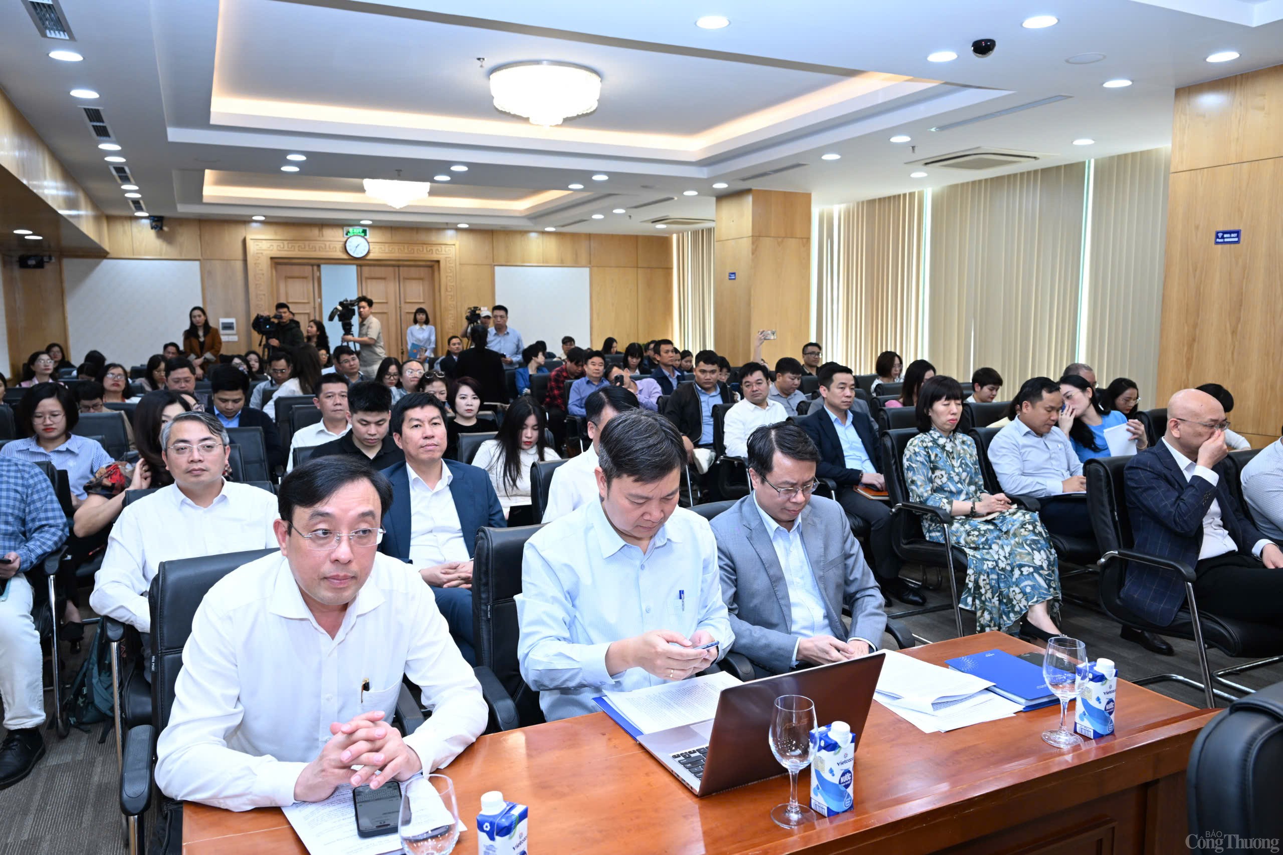 Bảy nhiệm vụ cùng loạt giải pháp để ngành Công Thương bứt Bảy nhiệm vụ cùng loạt giải pháp để ngành Công Thương bứt