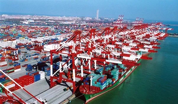 Việt Nam đối mặt thuế đối ứng chưa từng có