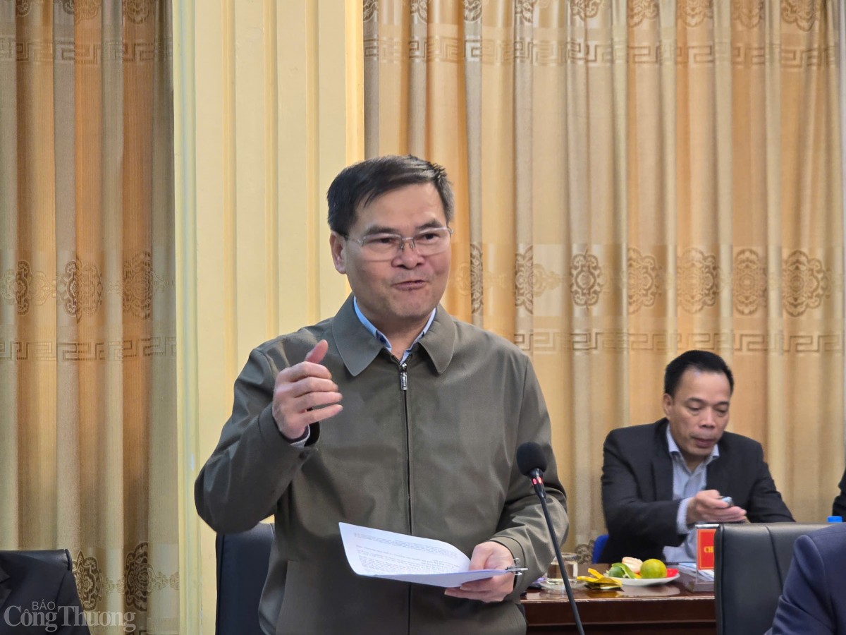 ông Khắng Thứ trưởng Bộ Tài chính