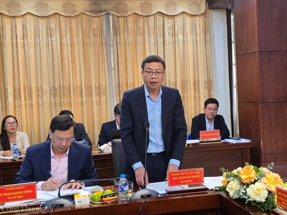 Lê Văn Định - Thứ trưởng Bộ KHCN