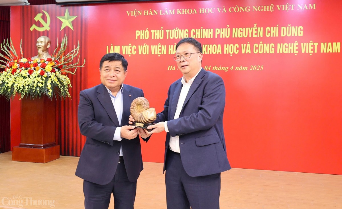 Phó Thủ tướng Nguyễn Chí Dũng: Khoa học là lối mở để