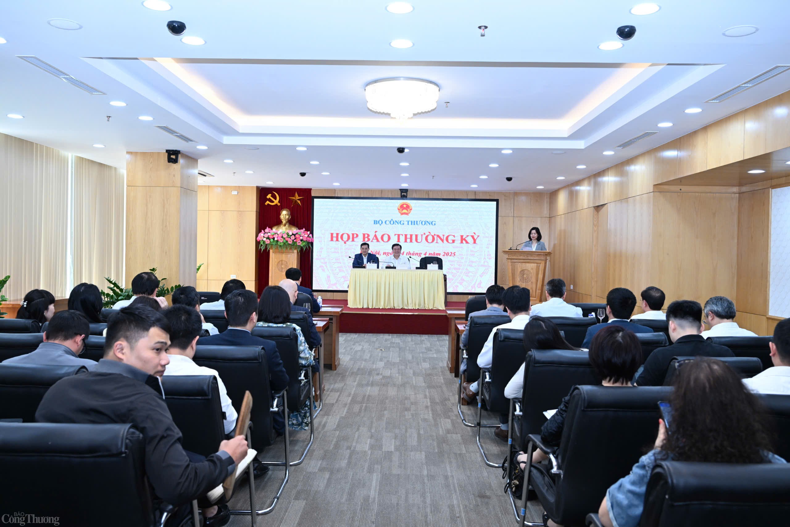 Chùm ảnh: Bộ Công Thương họp báo thường kỳ quý I/2025