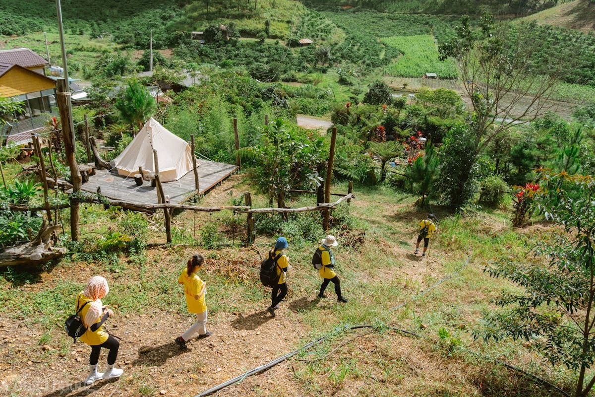 Tour du lịch Trekking hút khách dịp nghỉ lễ Giỗ tổ Hùng Vương. Ảnh minh hoạ: Lê An Tour du lịch Trekking hút khách dịp nghỉ lễ Giỗ tổ Hùng Vương. Ảnh minh hoạ: Lê An