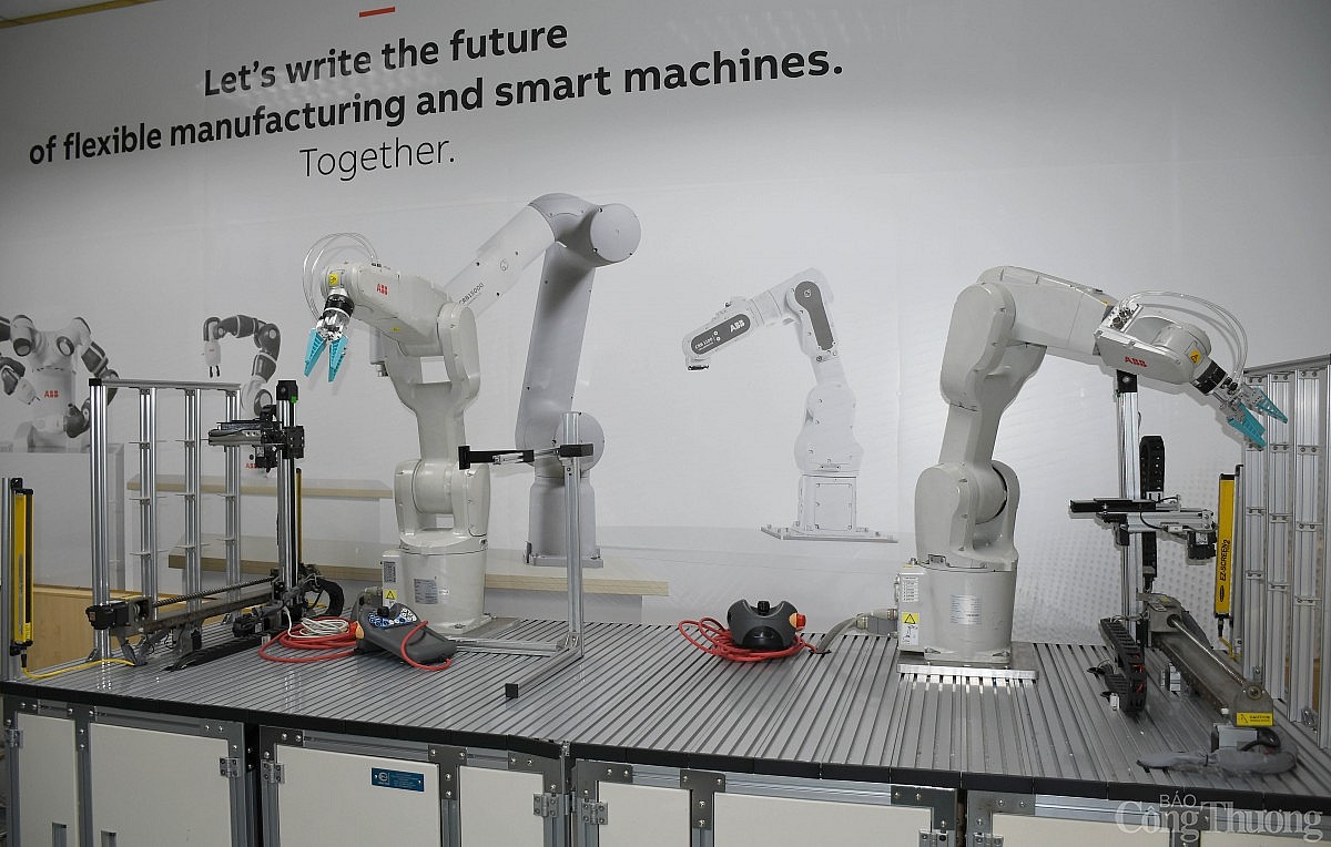 Khám phá phòng lab robot IUH hiện đại bậc nhất Việt Nam