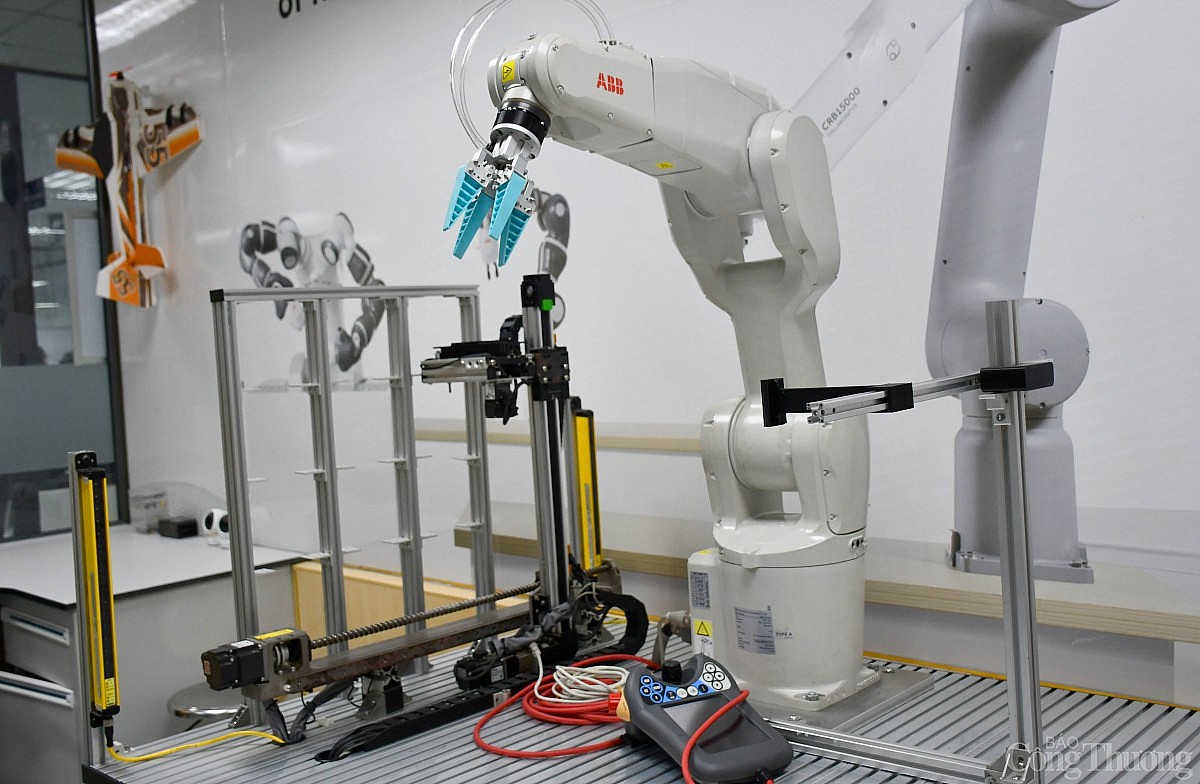 Khám phá phòng lab robot IUH hiện đại bậc nhất Việt Nam