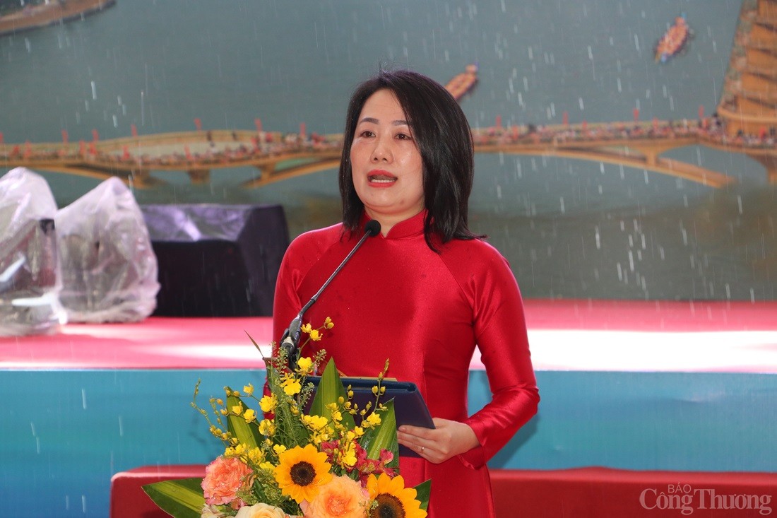 Sôi nổi Giải bơi chải Việt Trì mở rộng năm 2025