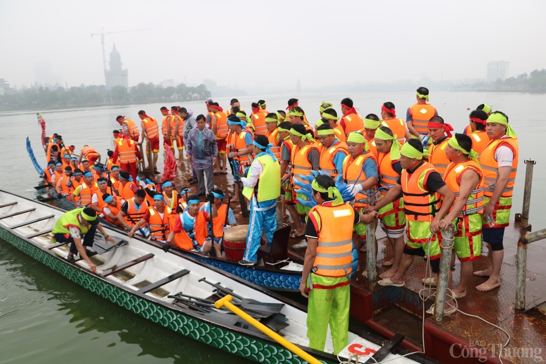 Sôi nổi Giải bơi chải Việt Trì mở rộng năm 2025