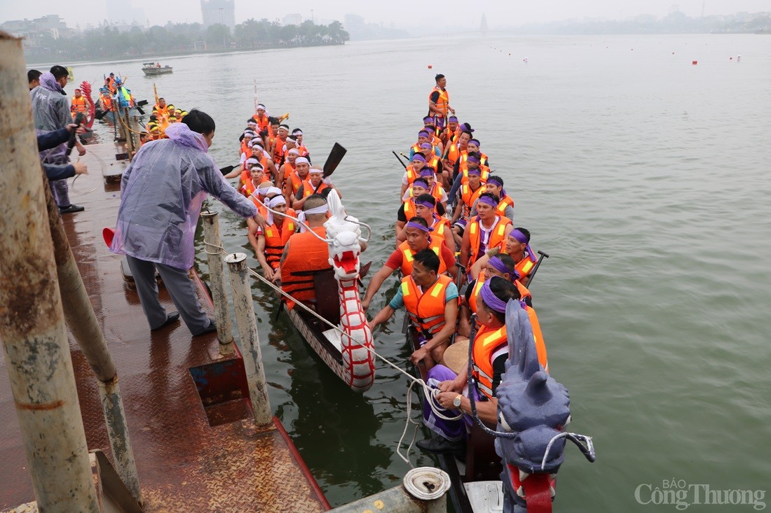 Sôi nổi Giải bơi chải Việt Trì mở rộng năm 2025