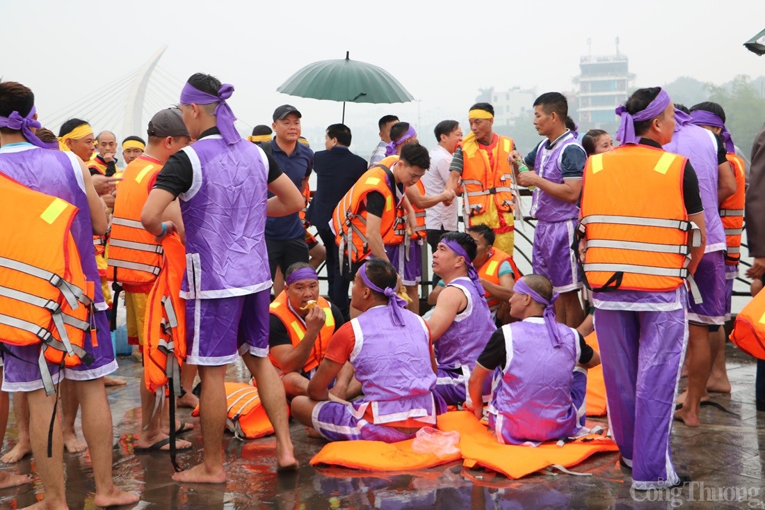 Sôi nổi Giải bơi chải Việt Trì mở rộng năm 2025