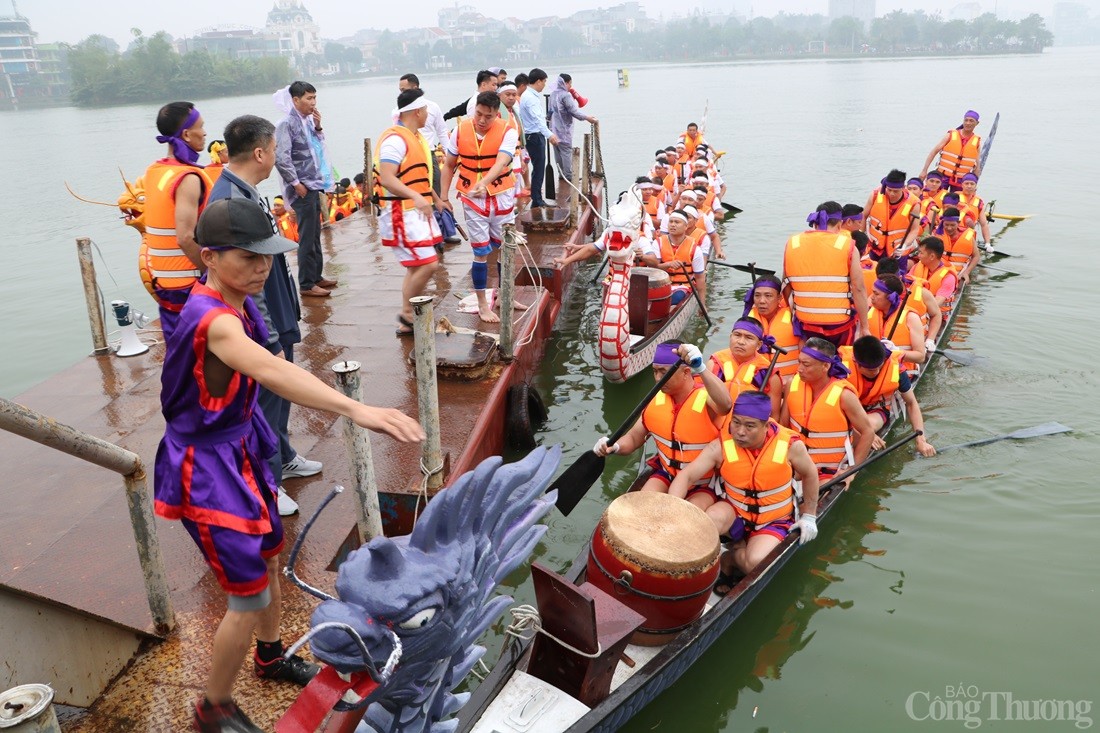 Sôi nổi Giải bơi chải Việt Trì mở rộng năm 2025