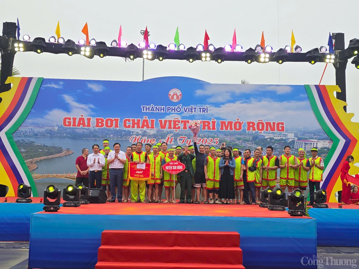 Sôi nổi Giải bơi chải Việt Trì mở rộng năm 2025