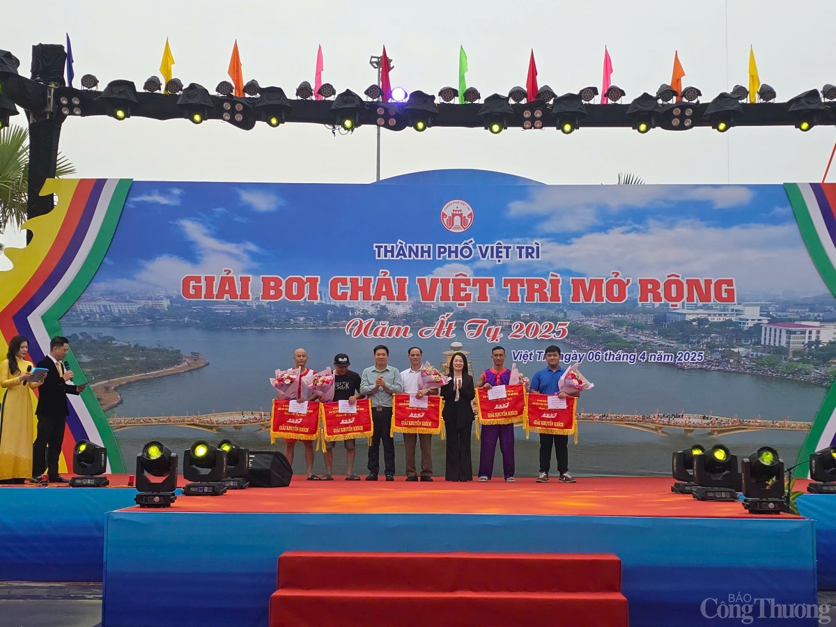 Sôi nổi Giải bơi chải Việt Trì mở rộng năm 2025