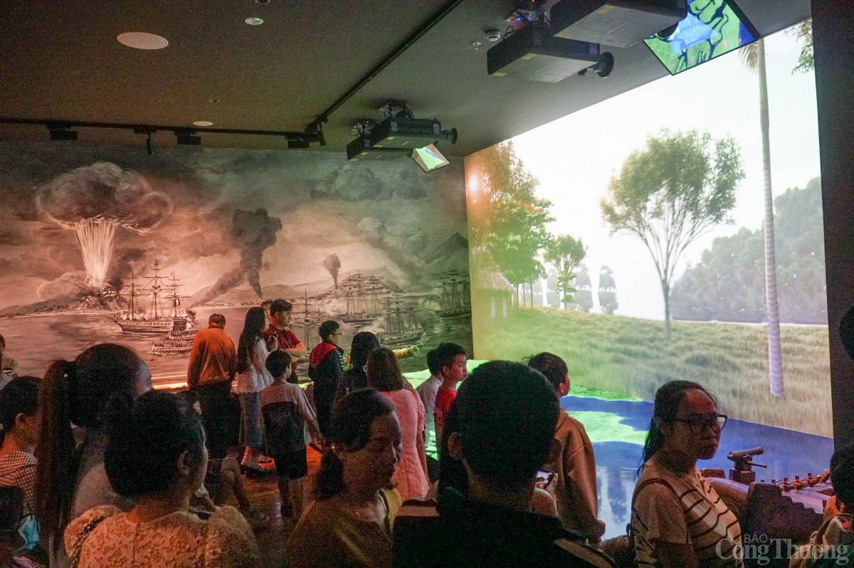 Lịch sử vẫn luôn có sức hút, và người Việt Nam vẫn luôn tự hào về lịch sử vẻ vang của cha ông ta, về trang sử vàng của dân tộc