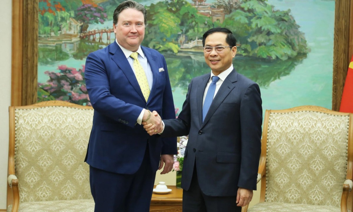 Phó thủ tướng Bùi Thanh Sơn và Đại sứ Mỹ tại Việt Nam Marc E. Knapper. Ảnh: BNG Phó thủ tướng Bùi Thanh Sơn và Đại sứ Mỹ tại Việt Nam Marc E. Knapper. Ảnh: BNG