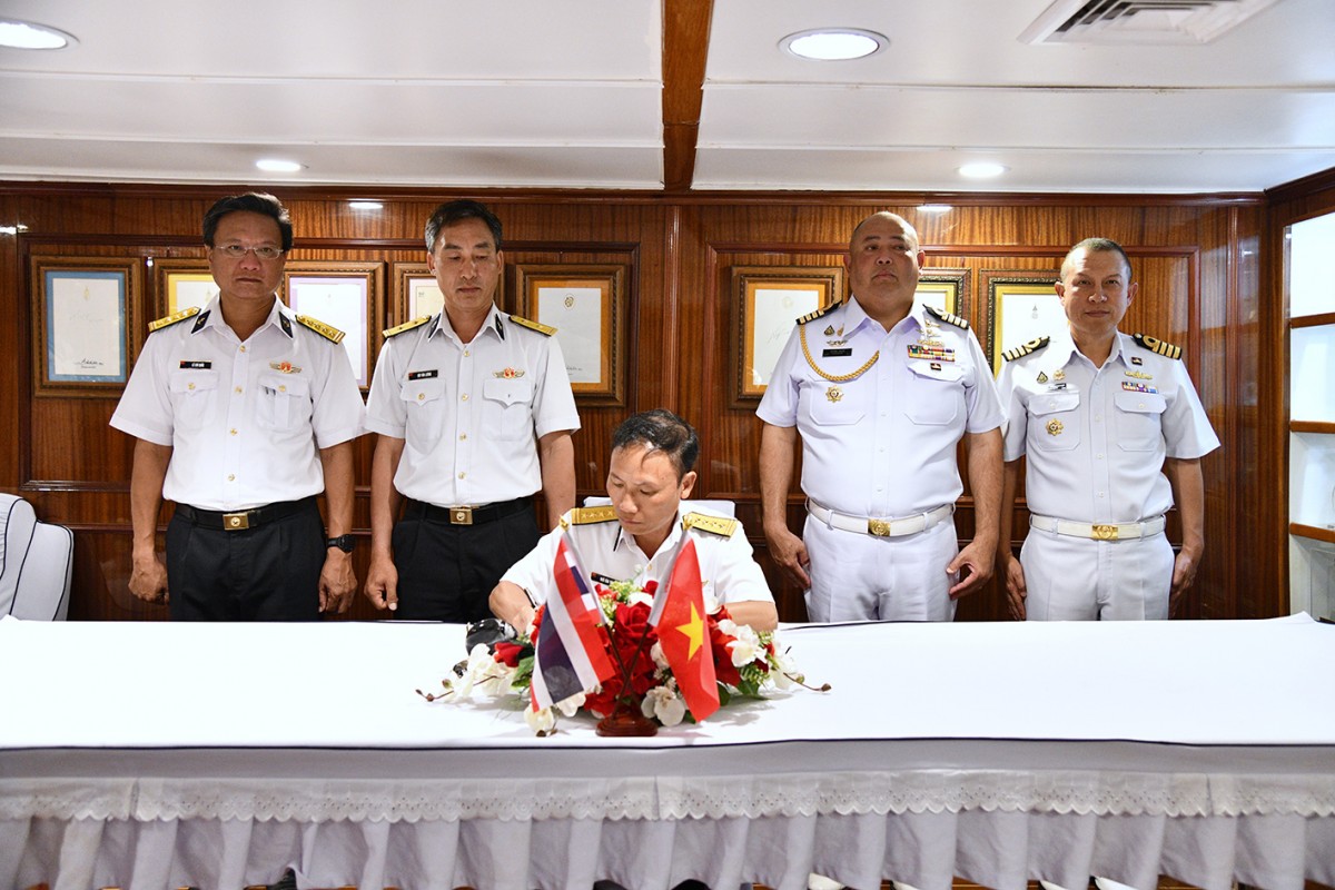 Tàu Hải quân Hoàng gia Thái Lan thăm Việt Nam Tàu Hải quân Hoàng gia Thái Lan thăm Việt Nam