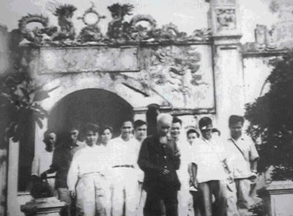 Bác Hồ thăm Đền Hùng năm 1962
