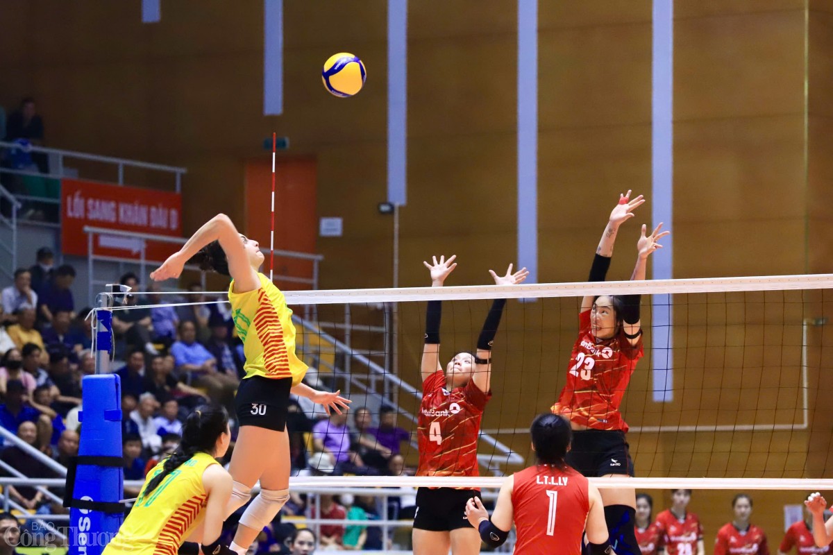 Thông tin - Đông Bắc sẽ có cuộc quyết chiến trước LPB Ninh Bình ở Cúp Hùng Vương. Ảnh: Vũ Miên