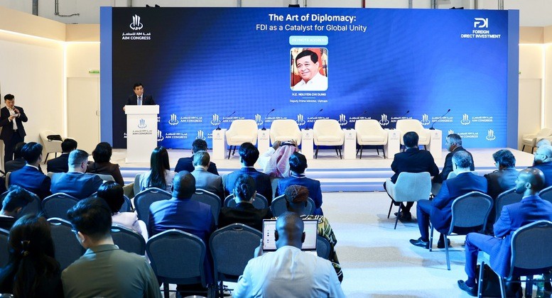 Phó Thủ tướng Nguyễn Chí Dũng phát biểu tại Phiên thảo luận chuyên đề về thu hút đầu tư nước ngoài - Ảnh: VGP/Thu Sa