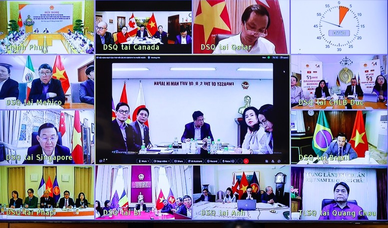 Hội nghị được tổ chức trực tiếp tại đầu cầu Trụ sở Chính phủ, trực tuyến tới các Cơ quan đại diện Việt Nam ở nước ngoài - Ảnh: VGP/Nhật Bắc