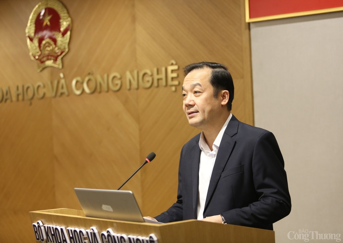 Thứ trưởng Phạm Đức Long Thứ trưởng Phạm Đức Long