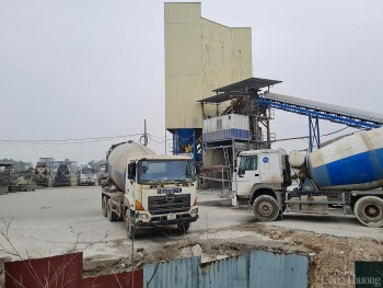 Đông Anh, Hà Nội: Trạm bê tông không phép 'mọc' trong Cụm công nghiệp Thụy Lâm