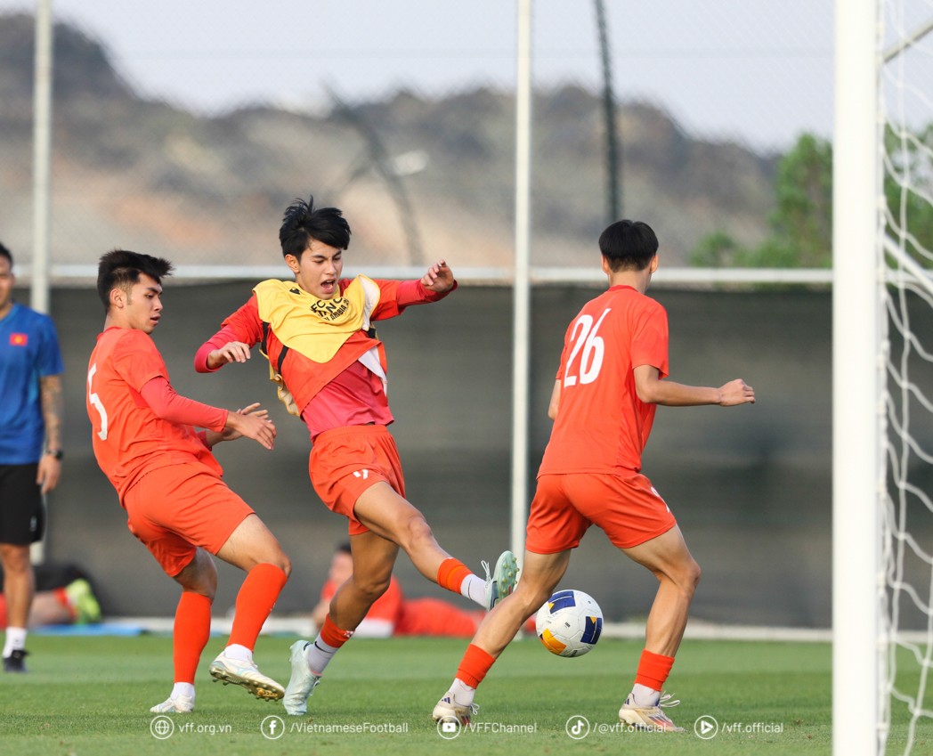 Lịch thi đấu bóng đá 10/4: U17 Việt Nam và U17 UAE