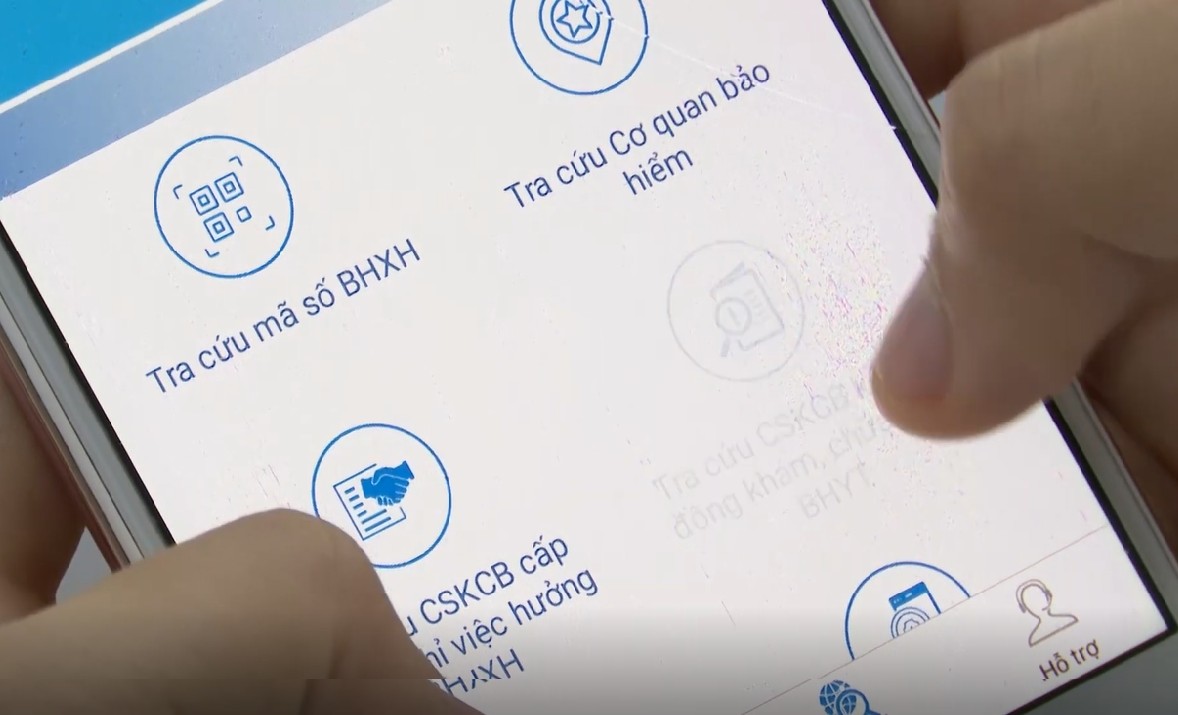 Bộ Nội vụ đề xuất một số quy định mới liên quan đến sổ bảo hiểm xã hội điện tử. Ảnh minh hoạ: TTXVN