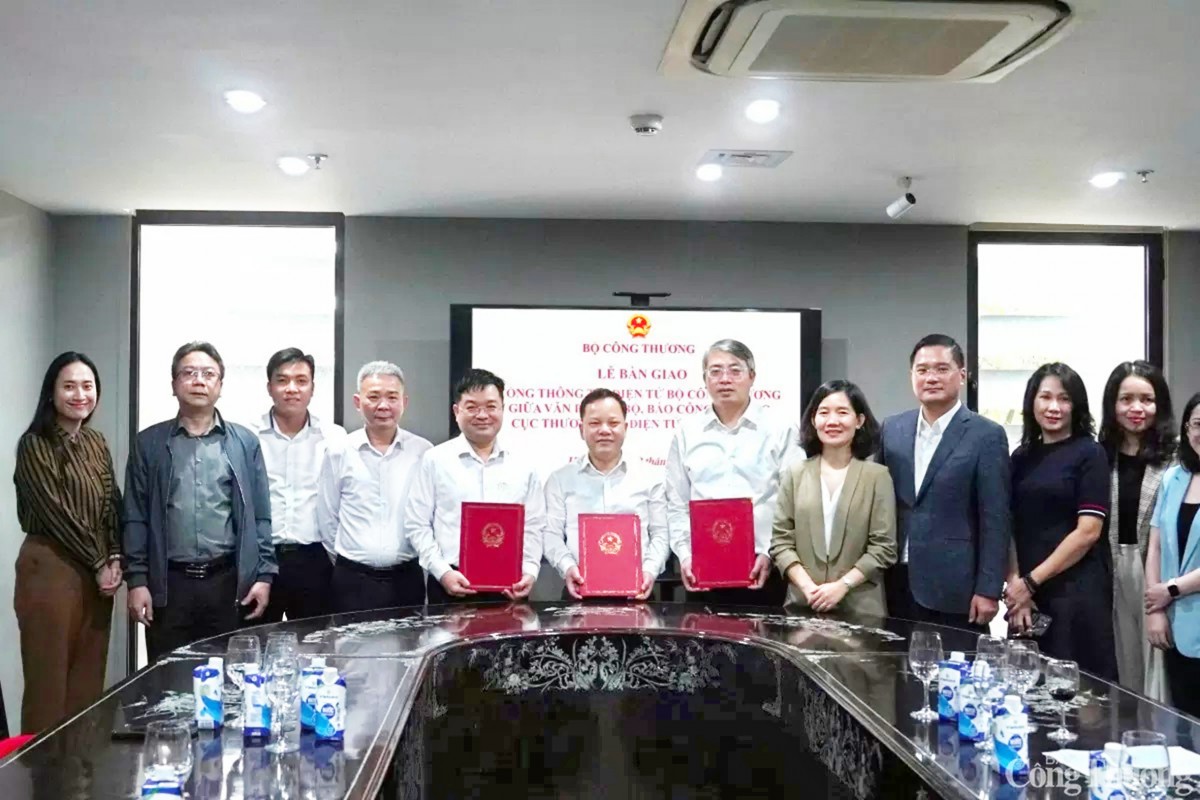 Bàn giao chức năng, nhiệm vụ Cổng thông tin điện tử Bộ Công Thương về Báo Công Thương Bàn giao chức năng, nhiệm vụ Cổng thông tin điện tử Bộ Công Thương về Báo Công Thương