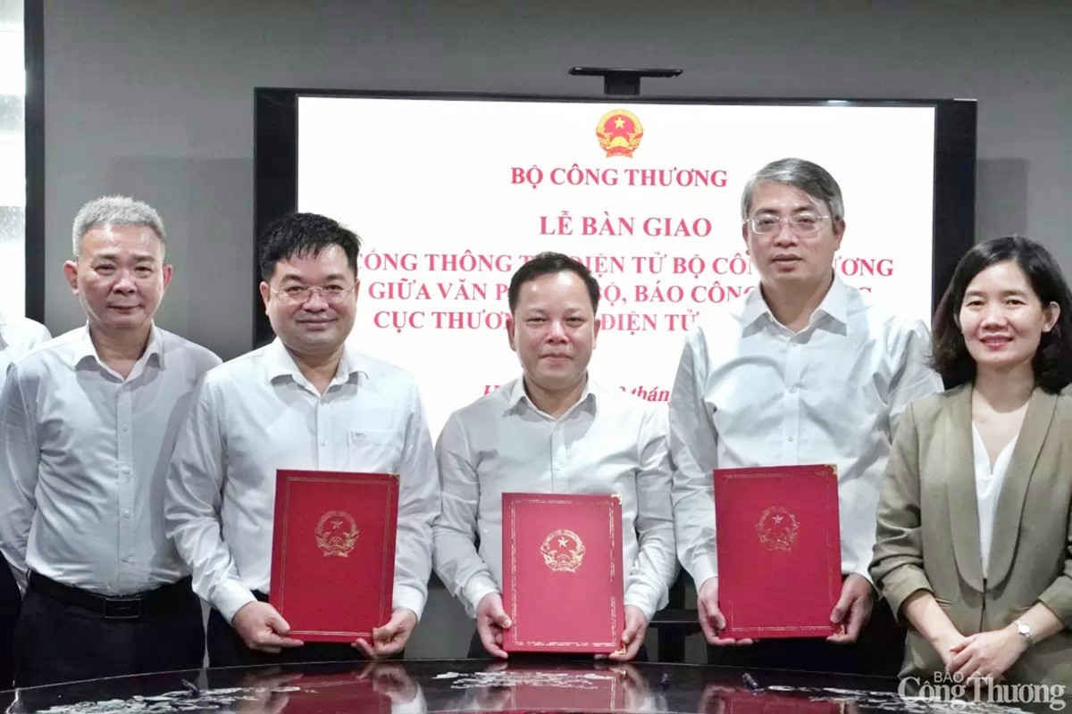 Bàn giao chức năng, nhiệm vụ Cổng thông tin điện tử Bộ Công Thương về Báo Công Thương Bàn giao chức năng, nhiệm vụ Cổng thông tin điện tử Bộ Công Thương về Báo Công Thương