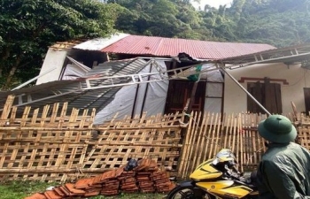 Nghệ An: Thiệt hại nặng nề sau trận lốc xoáy kèm mưa đá