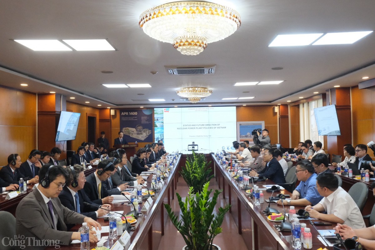 Quang cảnh Cuộc họp. 