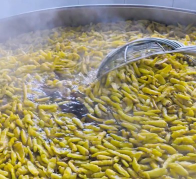 ‘Ăn Cùng Bà Tuyết lên tiếng sau phản ánh về sản phẩm chân gà chưa chín