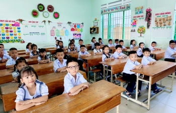 Sau sáp nhập, trường mầm non, tiểu học, THCS do xã quản lý