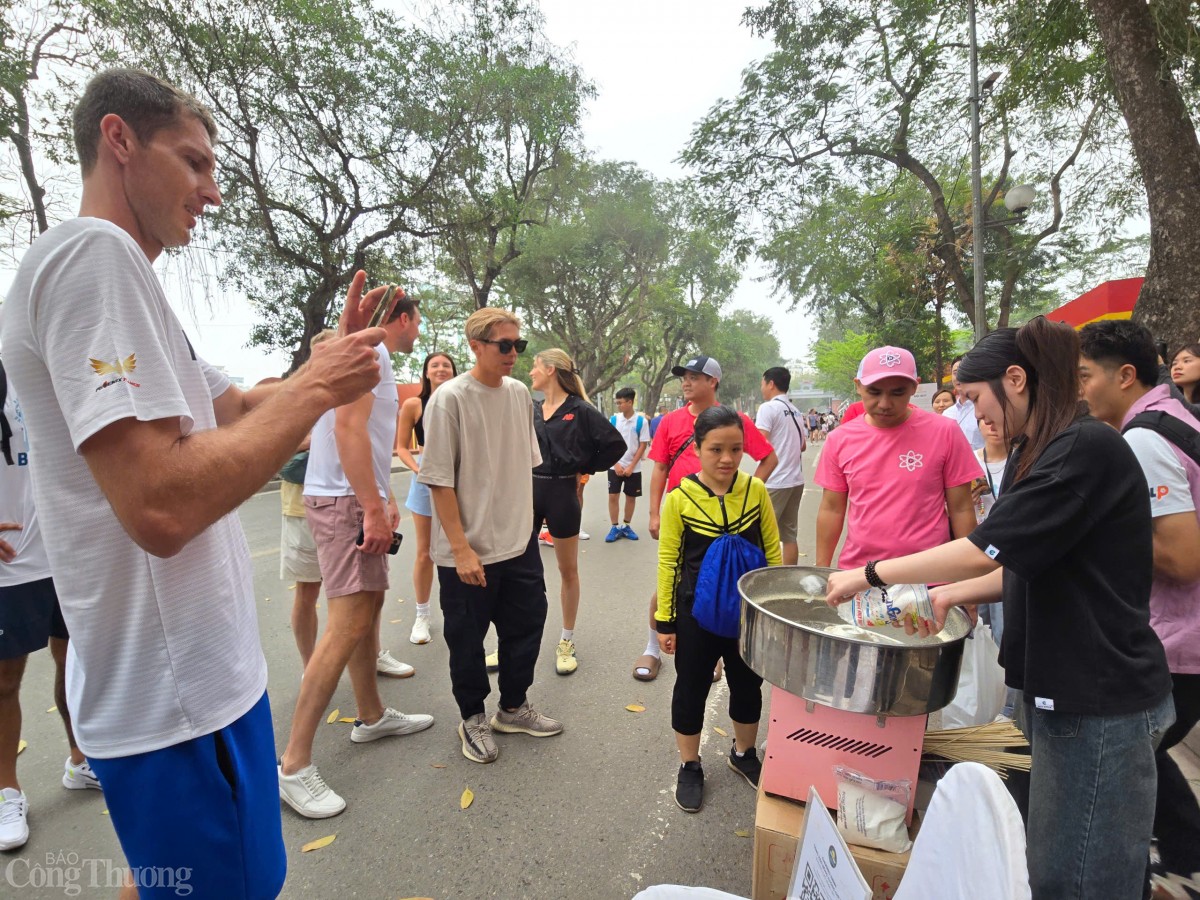 Một giờ cùng đoàn vận động viên Pickleball Top 1 Thế giới