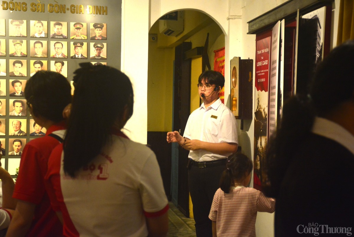 Cùng người trẻ 'theo dấu Biệt động Sài Gòn' Cùng người trẻ 'theo dấu Biệt động Sài Gòn'