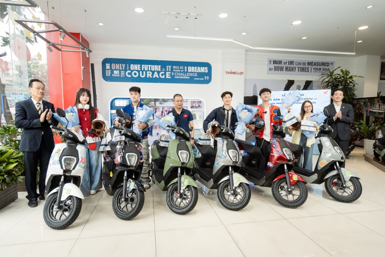 Honda ICON e: Chọn xanh - sống chất - đi bền Honda ICON e: Chọn xanh - sống chất - đi bền