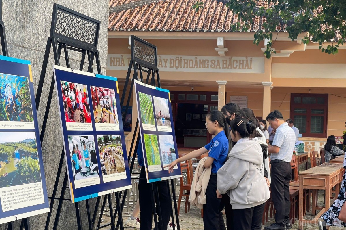 Sở Văn hóa Thể thao và Du lịch tỉnh Quảng Ngãi tổ chức triển lãm “Du lịch Quảng Ngãi – Sức hút từ di sản và bản sắc” kéo dài từ ngày 12 – 15/4.