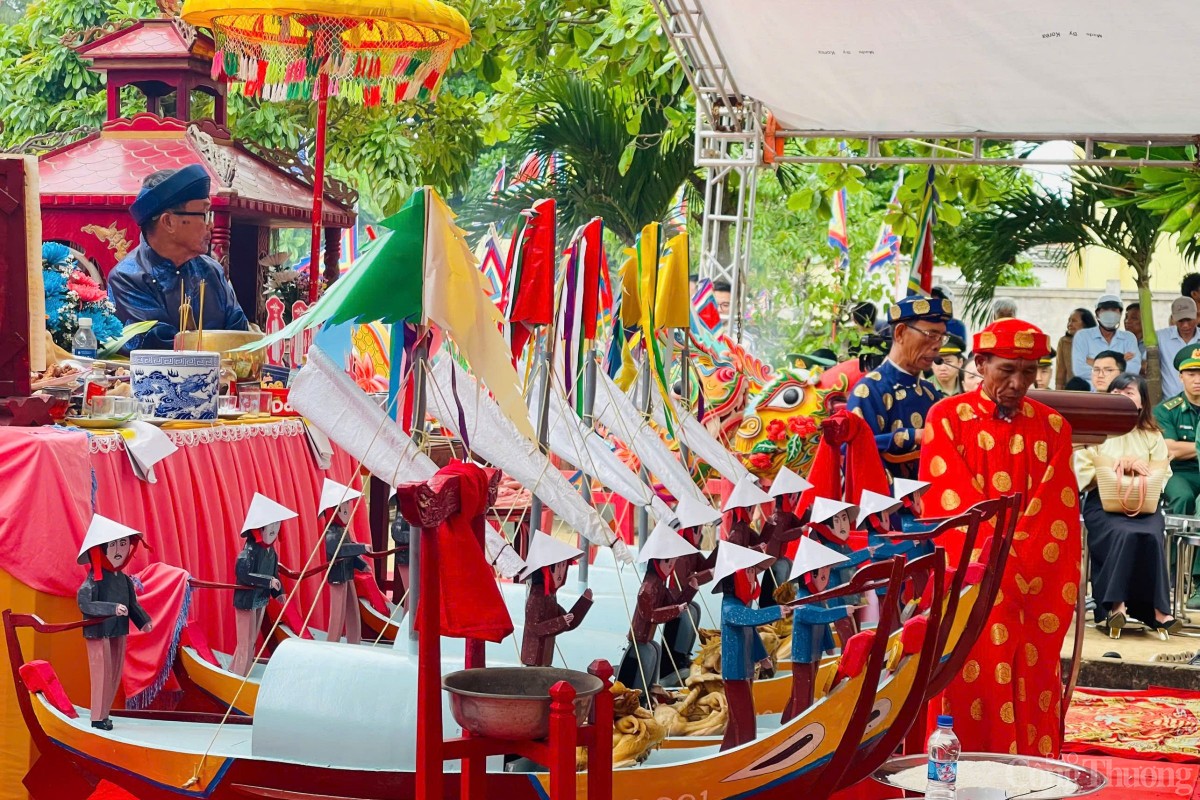 Sáng 13/4, tỉnh Quảng Ngãi tổ chức Lễ Khao lề thế lính Hoàng Sa tại đình làng An Vĩnh, huyện đảo Lý Sơn