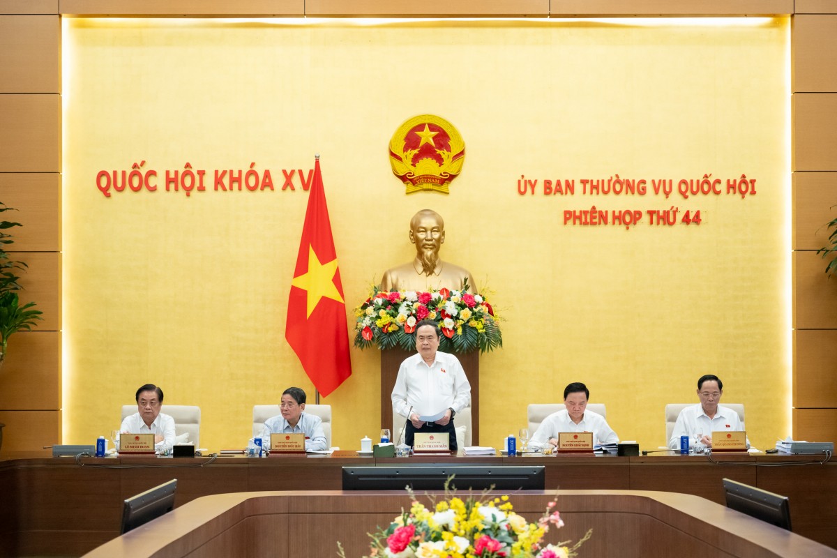 Phiên họp thứ 44 của Ủy ban Thường vụ Quốc hội Phiên họp thứ 44 của Ủy ban Thường vụ Quốc hội