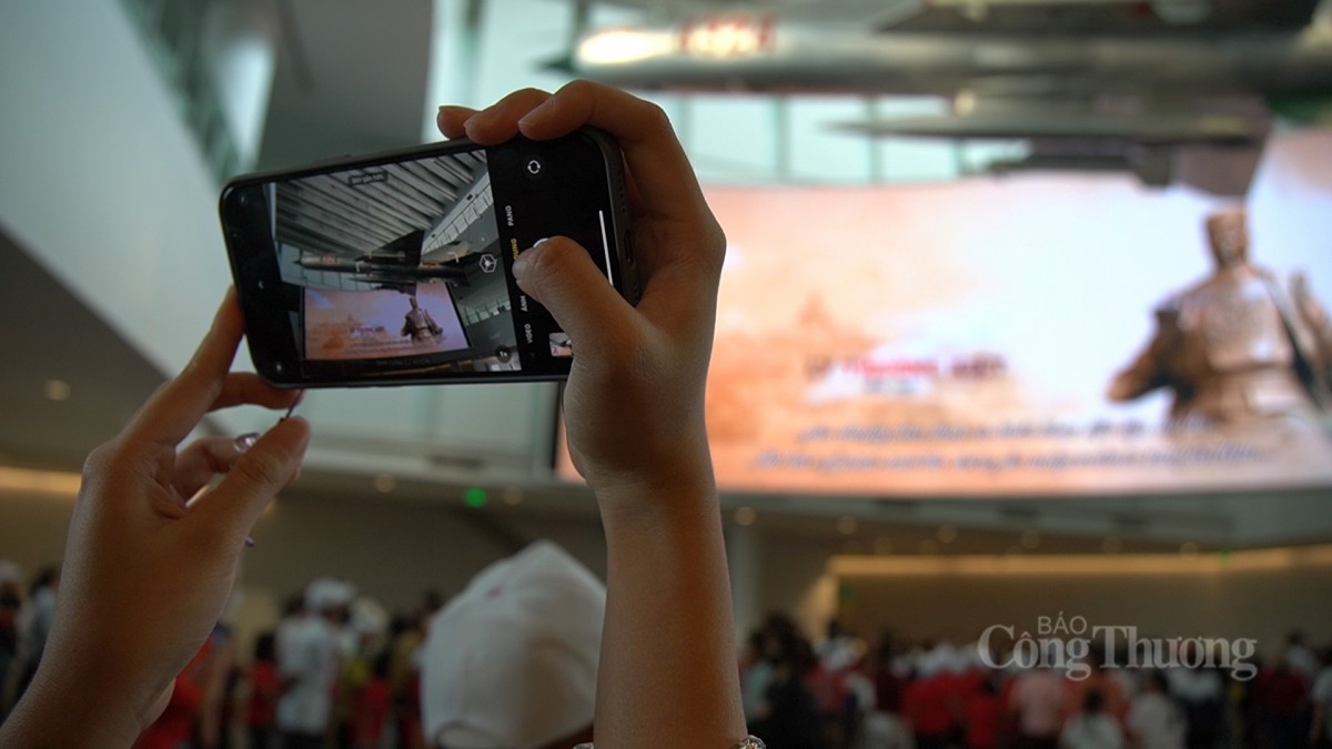 Bảo tàng Lịch sử Quân sự đón hàng nghìn lượt khách