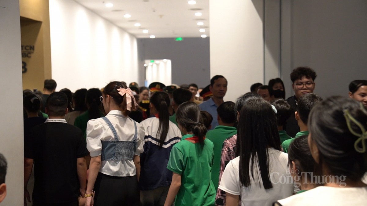 Bảo tàng Lịch sử Quân sự đón hàng nghìn lượt khách