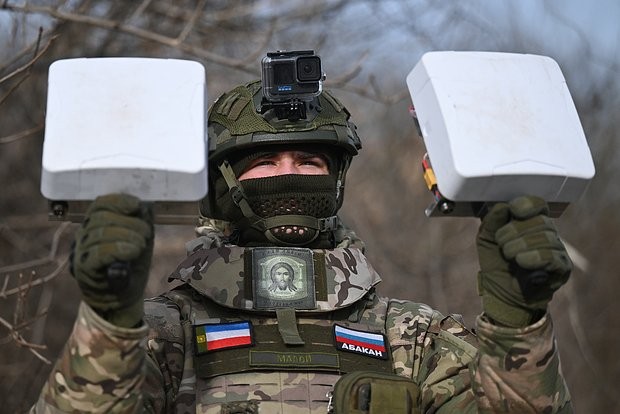 Starlink đã bị tác chiến điện tử của Nga “bóp chết”