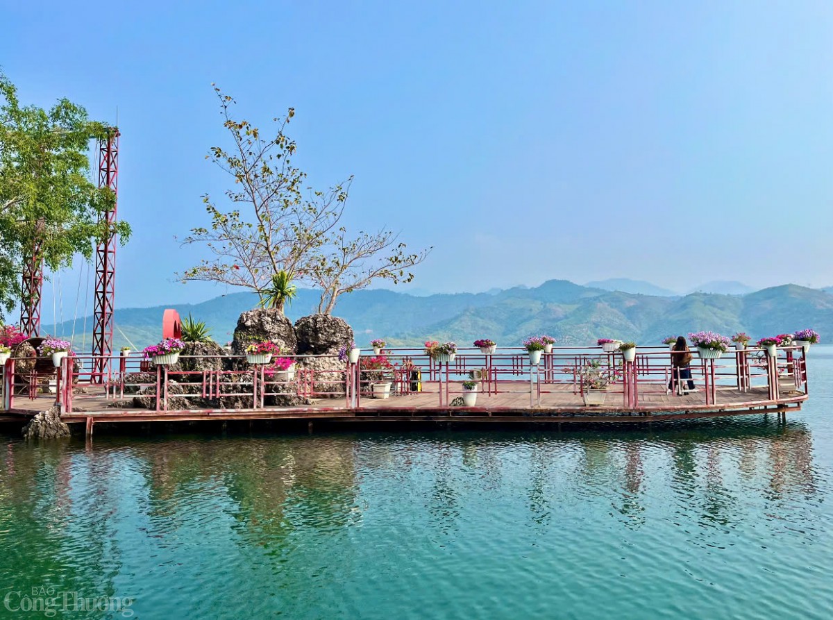 Giấc mơ làm giàu bừng sáng giữa sóng nước vùng cao Giấc mơ làm giàu bừng sáng giữa sóng nước vùng cao