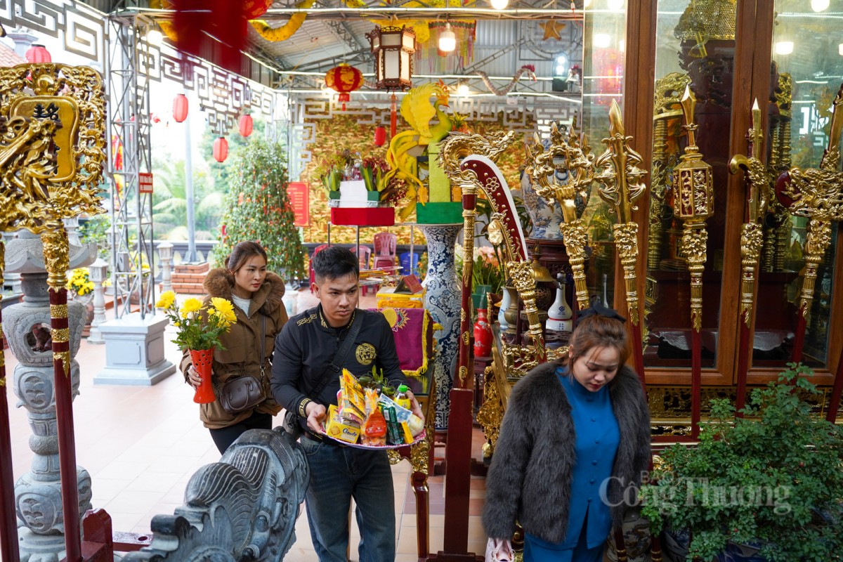 Đền Quan Đệ Tứ nổi tiếng linh thiêng với truyền thuyết lạ