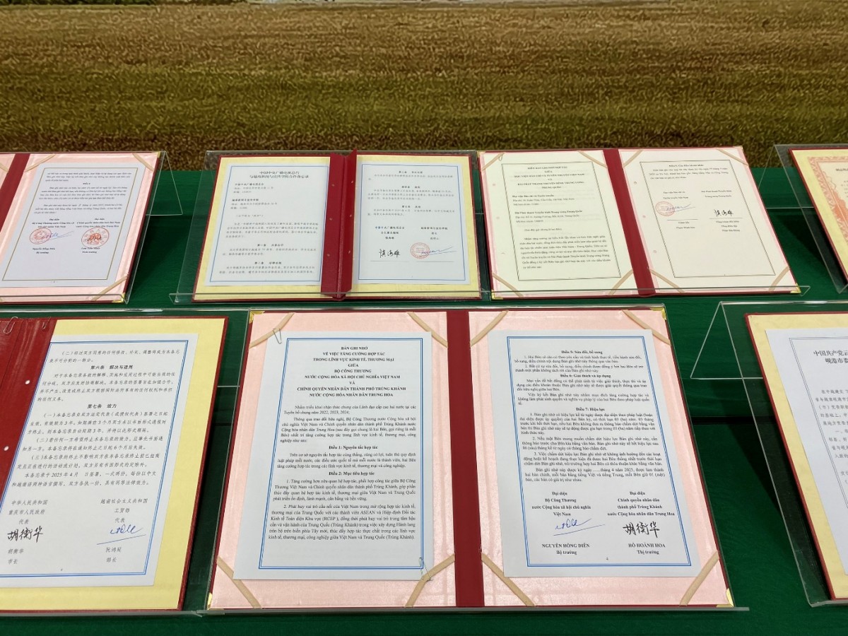 Học viện Báo chí và Tuyên truyền và Đài Phát thanh Truyền hình Trung ương Trung Quốc ký Biên bản ghi nhớ hợp tác Học viện Báo chí và Tuyên truyền và Đài Phát thanh Truyền hình Trung ương Trung Quốc ký Biên bản ghi nhớ hợp tác