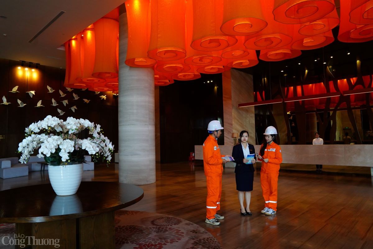 Công tác tuyên truyền tiết kiệm điện được Công ty Điện lực Vĩnh Phúc triển khai sâu rộng đến tất cả các đối tượng khách hàng Công tác tuyên truyền tiết kiệm điện được Công ty Điện lực Vĩnh Phúc triển khai sâu rộng đến tất cả các đối tượng khách hàng