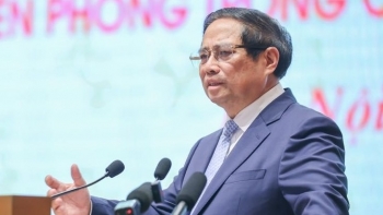 Thủ tướng yêu cầu doanh nghiệp phải xông pha, tiên phong trong thực hiện nhiệm vụ kép