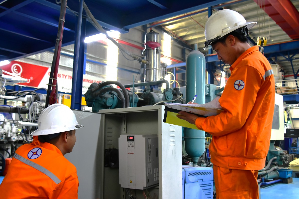 Hơn cả tiết kiệm: EVNHANOI xây dựng văn hóa sử dụng điện